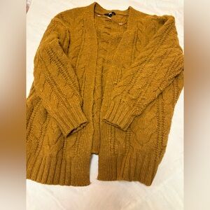 gold uniqlo chunky knit cardigan